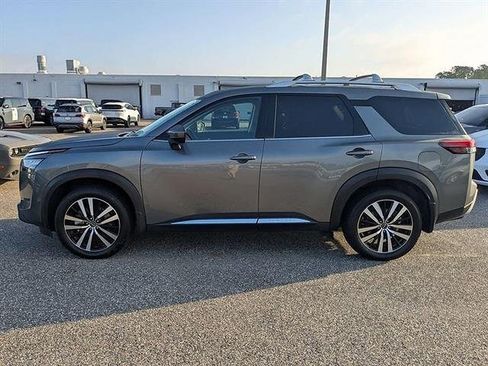 Used 2025 Nissan Pathfinder Platinum w/ Cargo Package AWD/4WD image 7