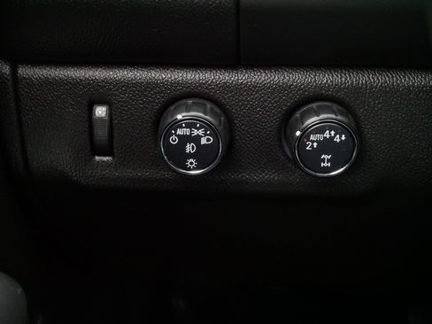 Used 2018 Chevrolet Colorado LT w/ LT Convenience Package AWD/4WD image 27