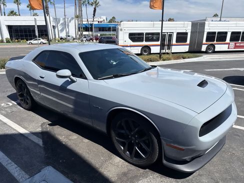 Used 2021 Dodge Challenger R/T w/ Blacktop Package RWD image 9