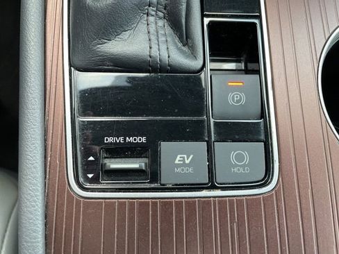 Used 2021 Toyota Sienna XLE image 25