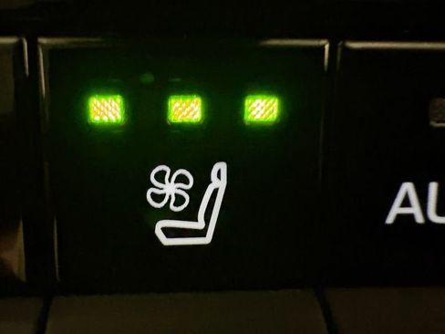 Used 2024 Toyota Prius Limited AWD/4WD image 13
