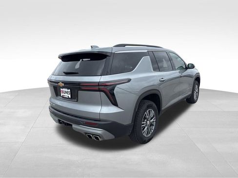 Used 2025 Chevrolet Traverse LT AWD/4WD image 12
