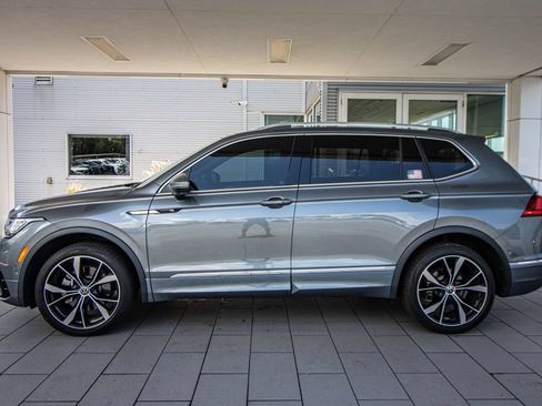 Certified 2024 Volkswagen Tiguan SEL R-Line AWD/4WD image 11