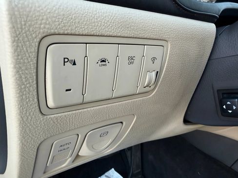 Used 2012 Hyundai Genesis 3.8 w/ Premium Pkg image 12