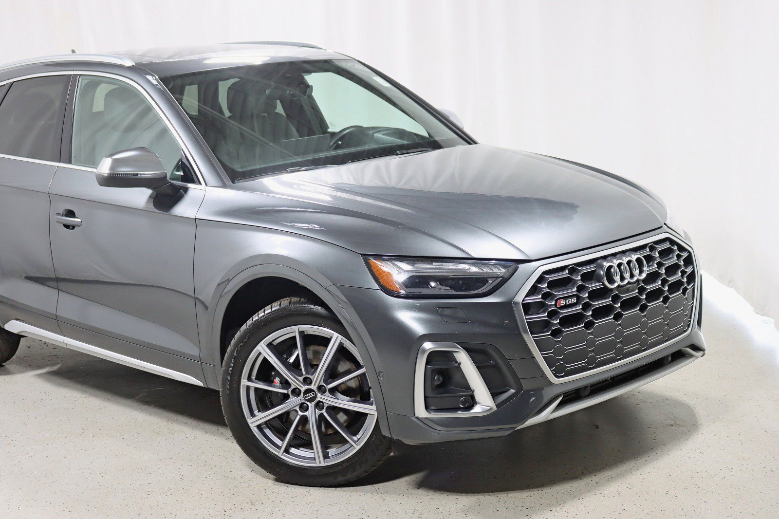 Used 2022 Audi SQ5 Prestige w/ Prestige Package AWD/4WD image 2