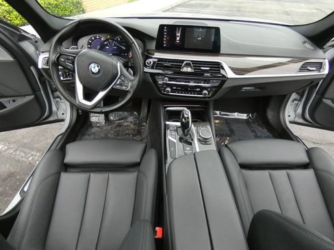 Used 2019 BMW 530i w/ Convenience Package image 20