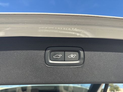 Used 2024 Volvo XC90 T8 Plus w/ Protection Package Premier image 9