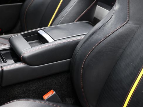 Used 2016 Aston Martin V8 Vantage GT RWD image 16