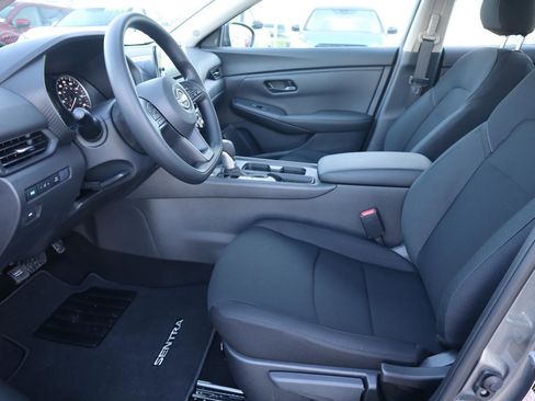 Used 2025 Nissan Sentra S image 13