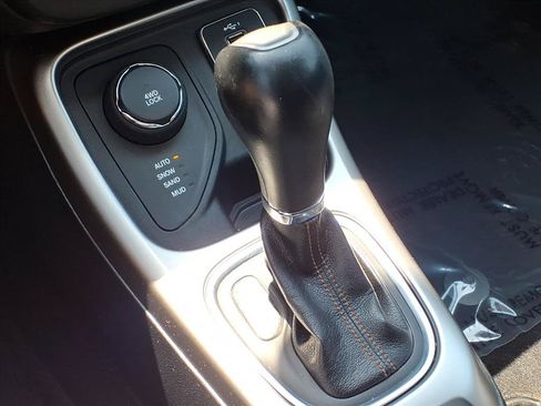 Used 2019 Jeep Compass Latitude AWD/4WD image 10