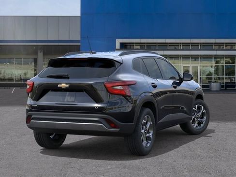 New 2026 Chevrolet Trax LT w/ Sunroof Package FWD image 4