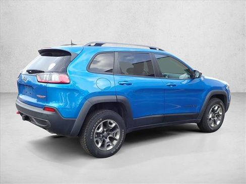 Used 2019 Jeep Cherokee Trailhawk w/ Cold Weather Group AWD/4WD image 3