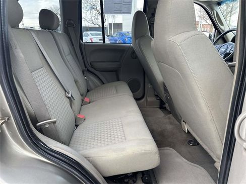 Used 2006 Jeep Liberty Sport image 18