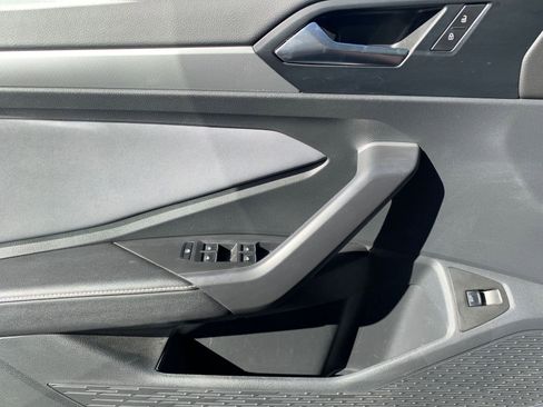 Used 2025 Volkswagen Jetta SE image 20