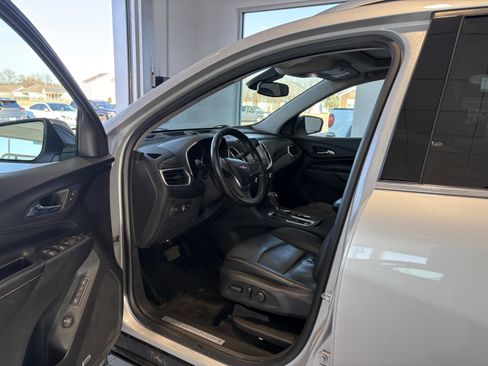 Used 2020 Chevrolet Equinox Premier image 9