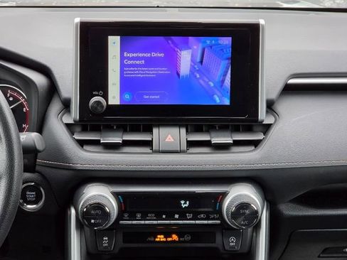 Used 2025 Toyota RAV4 XLE AWD/4WD image 27