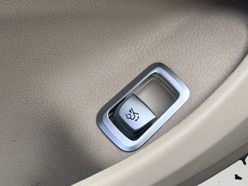 Used 2017 Mercedes-Benz S 550 4MATIC Sedan image 18