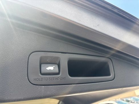 Used 2020 Honda CR-V Touring image 25