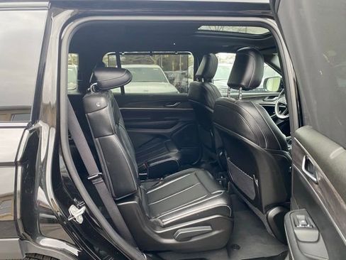 Used 2024 Jeep Grand Cherokee L Limited w/ Luxury Tech Group II image 29