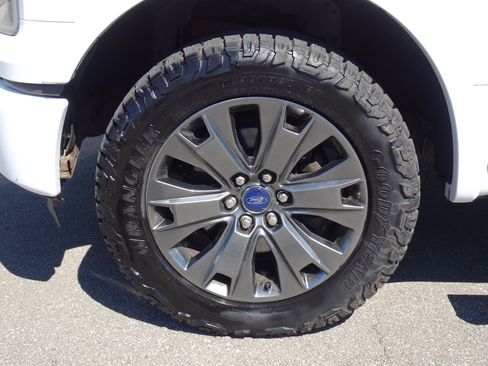 Used 2016 Ford F150 Lariat w/ Equipment Group 502A Luxury AWD/4WD image 27