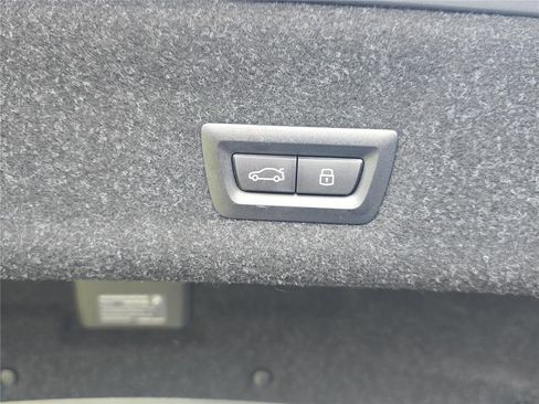 Used 2025 BMW 330i Sedan RWD image 9