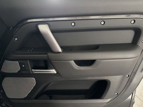 Used 2024 Land Rover Defender 130 V8 image 34