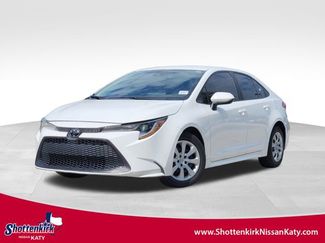 Used 2022 Toyota Corolla LE image 1