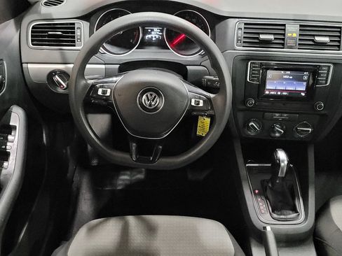Used 2017 Volkswagen Jetta S image 22