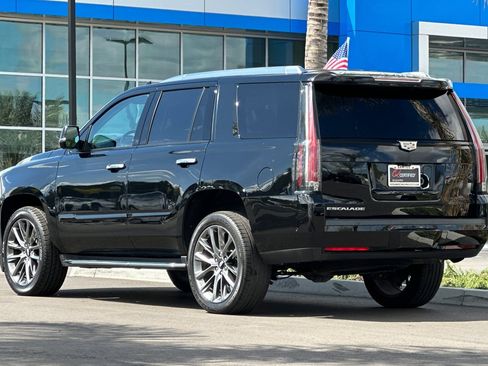 Used 2020 Cadillac Escalade Luxury w/ Escalade Sport Edition image 6