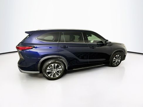Used 2020 Toyota Highlander XLE FWD image 10
