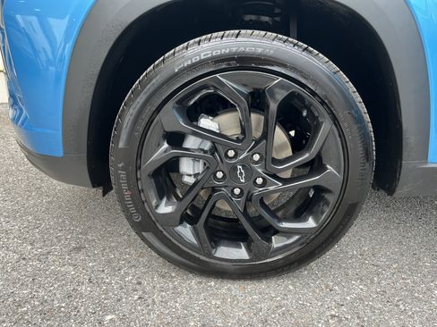 Used 2025 Chevrolet Trax RS w/ Driver Confidence Package FWD image 11