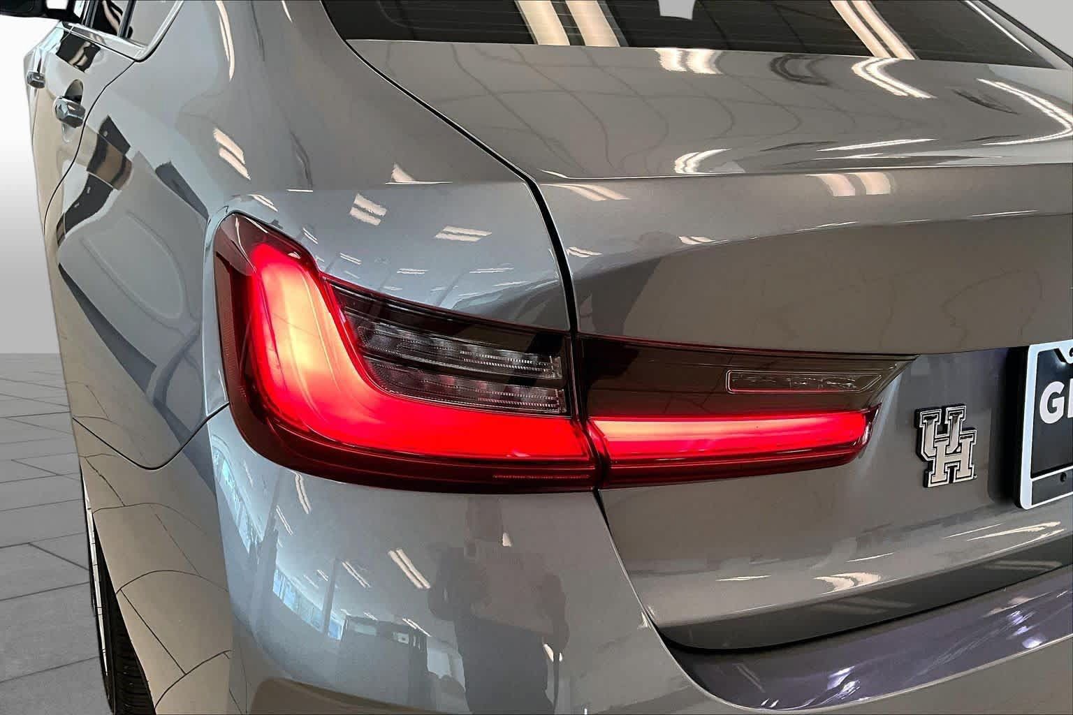 Used 2025 BMW 330i Sedan w/ Premium Package RWD image 26