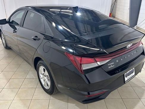 Used 2023 Hyundai Elantra SE FWD image 3