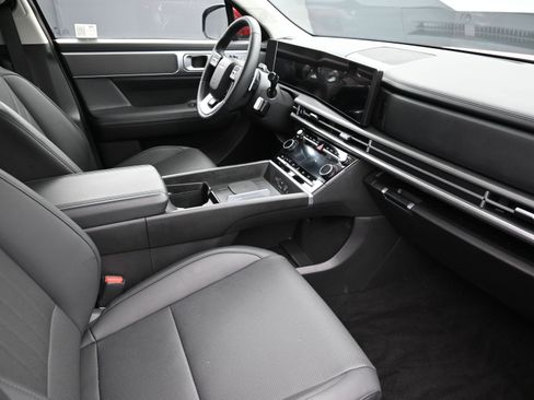 Used 2025 Hyundai Santa Fe SEL w/ Tow & Go Package image 27