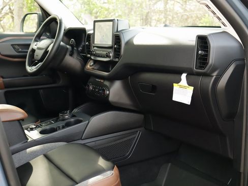 Used 2024 Ford Bronco Sport Outer Banks w/ Tech Package image 34