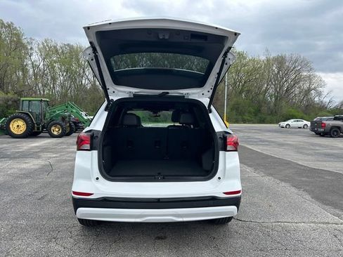 Used 2024 Chevrolet Equinox Premier AWD/4WD image 17