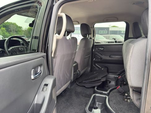 Used 2023 Nissan Frontier SV w/ Technology Package AWD/4WD image 26