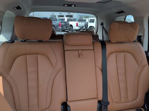 Used 2022 BMW X7 xDrive40i w/ Executive Package AWD/4WD image 11