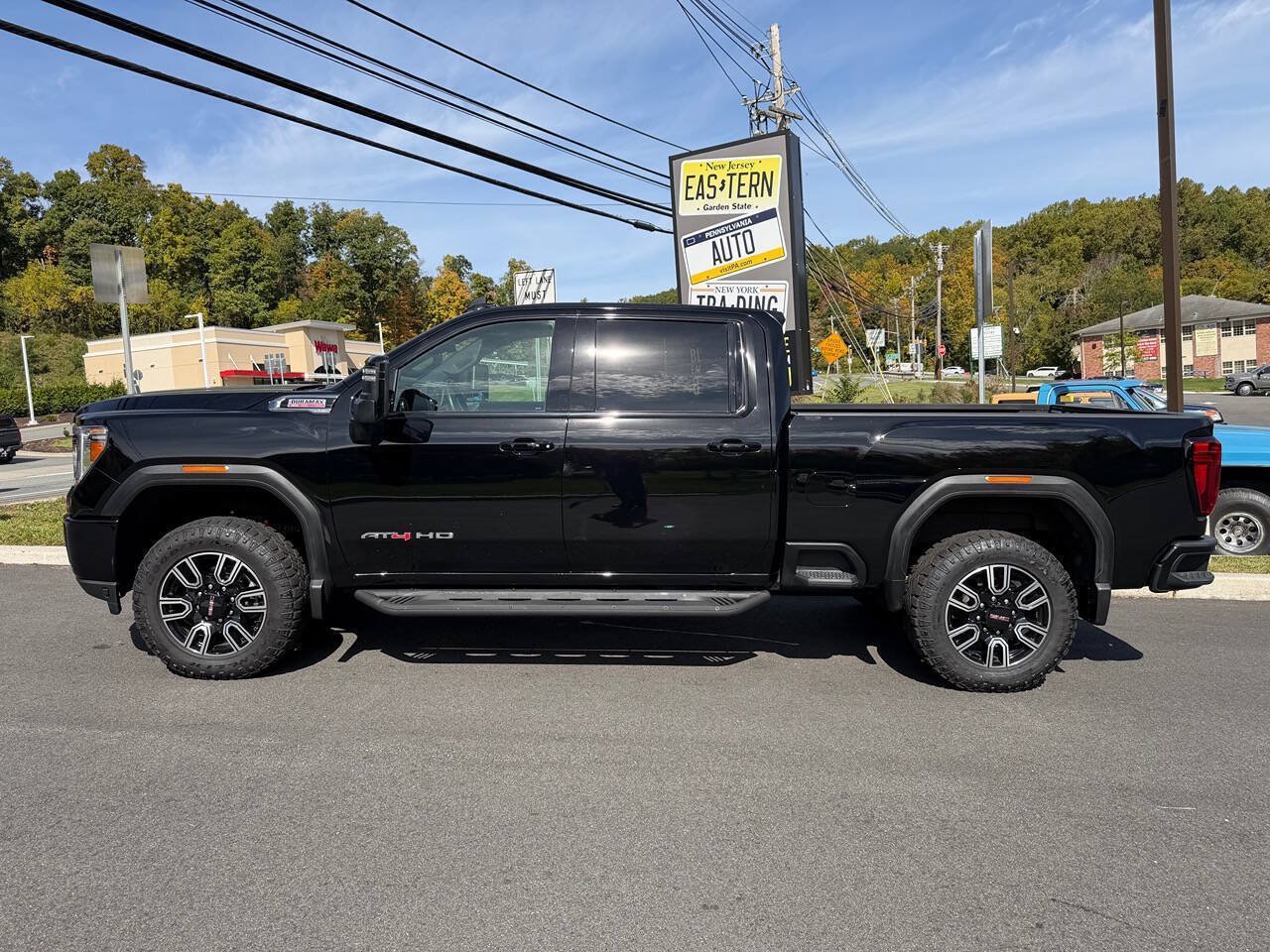 Used 2021 GMC Sierra 3500 AT4 w/ AT4 Premium Plus Package AWD/4WD image 3