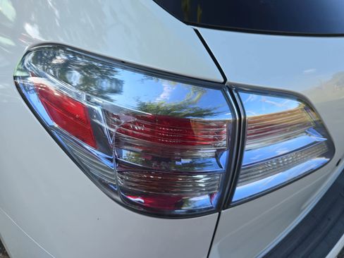 Used 2011 Lexus RX 450h AWD w/ Premium Pkg image 33