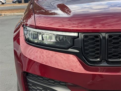 New 2025 Jeep Grand Cherokee Altitude image 10