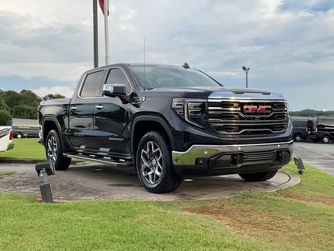 Used 2024 GMC Sierra 1500 SLT w/ SLT Premium Plus Package AWD/4WD image 9