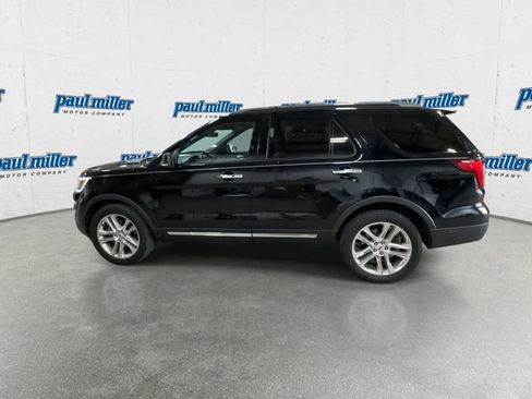 Used 2017 Ford Explorer Limited w/ Equipment Group 301A AWD/4WD image 7