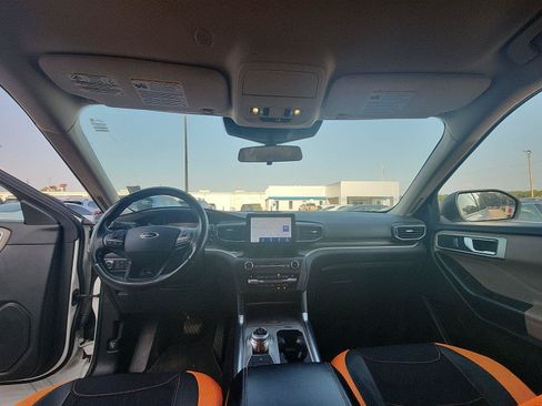 Used 2020 Ford Explorer XLT w/ Equipment Group 202A AWD/4WD image 20