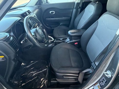 Used 2018 Kia Soul + FWD image 24