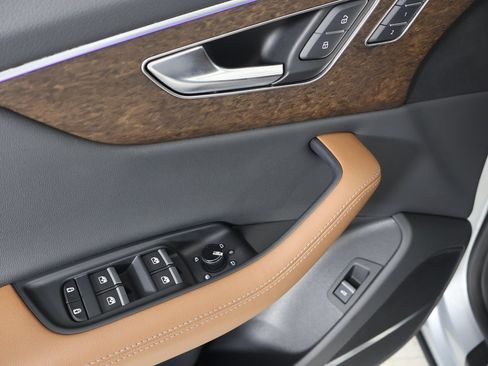 Used 2025 Audi Q8 Premium Plus w/ Premium Plus Package image 21