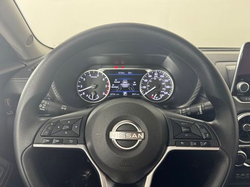 Used 2025 Nissan Sentra SV FWD image 13
