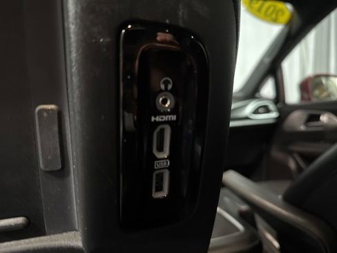Used 2019 Chrysler Pacifica Touring-L Plus w/ Advanced Safetytec Group FWD image 29