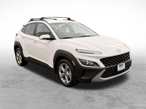 Used 2023 Hyundai Kona SEL AWD/4WD image 3