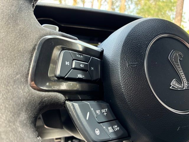 Used 2021 Ford Mustang Shelby GT500 w/ Technology Package RWD image 31